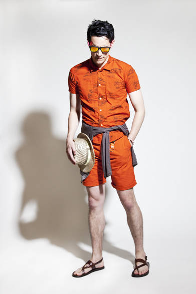 <strong>BURNER｜バーナー</strong>　2013春夏コレクション　アロハシャツ1万4700円、カーディガン（腰巻）1万5750円、ショーツ1万4700円、ハット1万290円、ブレス5250円、キーホルダー5775円、サングラス6090円