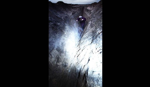 <strong>ART｜あたらしい美術の動向を探る 「アーティスト・ファイル 2013――現代の作家たち」 </strong>　志賀理江子 《螺旋海岸》 2010年 Type-Cプリント Ⓒ Lieko Shiga