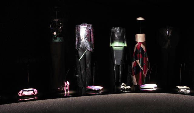 <strong>GIORGIO ARMANI｜ジョルジオ アルマーニ</strong>　「ジオメトリック」をイメージしたコレクションより。