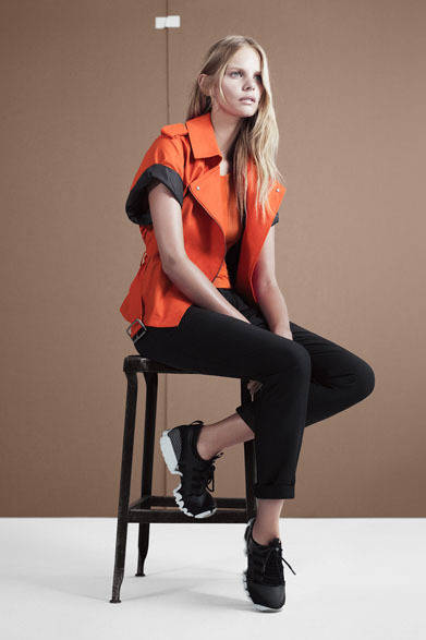 　2013春夏コレクション　BIKER KIMONO JACKET 3万2025円、INSERT TOP 9030円、PLEAT PANT 2万1105円