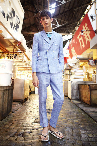 <strong>beautiful people｜ビューティフル ピープル</strong>　2013春夏コレクション　s/l ajiro double-breasted JK 6万7200円、chiyogami border T-shirt 1万5750円、s/l ajiro cloth slacks 3万1500円、python seta 3万9900円