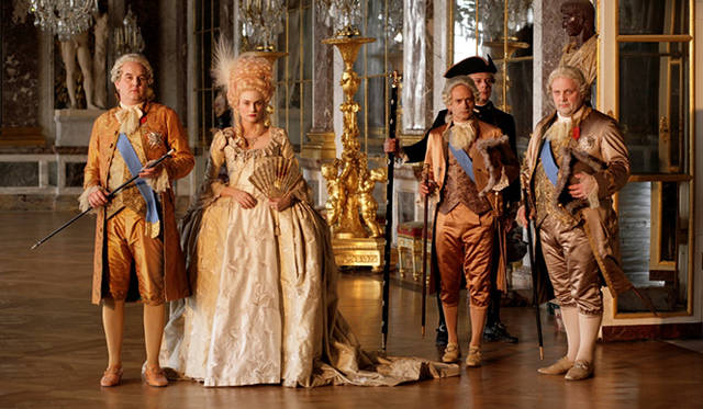 <strong>MOVIE｜『マリー・アントワネットに別れを告げて』</strong>　© 2012 GMT PRODUCTIONS – LES FILMS DU LENDEMAIN – MORENA FILMS - FRANCE 3 CINEMA – EURO MEDIA FRANCE – INVEST IMAGE　©Carole Bethuel