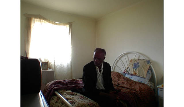 <strong>『MU〔無〕－ペドロ コスタ＆ルイ シャフェス』展</strong>　ペドロ コスタ 「カザル ダ ボバ地区」 2005 年、映像インスタレーション、所蔵：セラルヴェス美術館　© Pedro Costa Courtesy of the artist