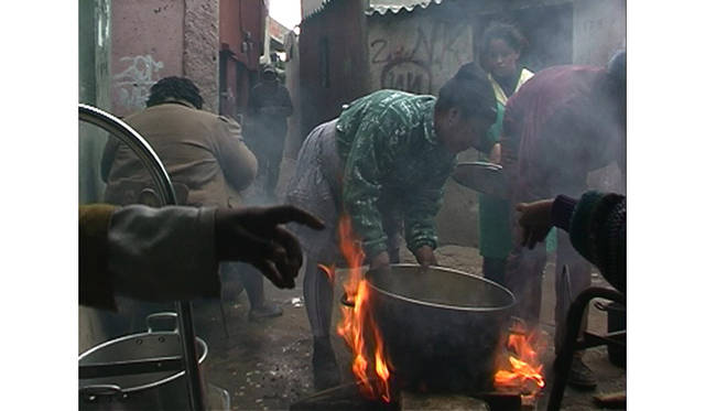 <strong>『MU〔無〕－ペドロ コスタ＆ルイ シャフェス』展</strong>　ペドロ コスタ 「少年という男、少女という女」 2005 年、映像インスタレーション、所蔵：セラルヴェス美術館　© Pedro Costa Courtesy of the artist