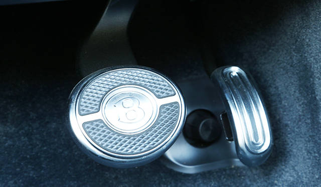 <strong>BENTLEY CONTINENTAL GTC V8｜ベントレー コンチネンタル GTC V8 </strong>