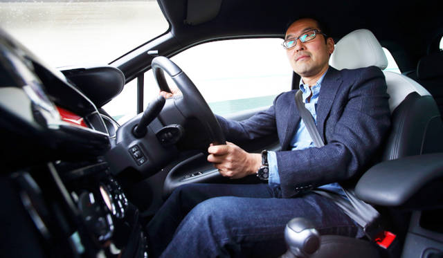 <strong>Citroen DS3 Sport Chic Ultra Prestige｜シトロエン DS3 スポーツシック ウルトラプレステージ</strong><br />小川フミオ氏