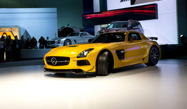 <strong>Mercdedes-Benz SLS AMG Coupe Black Series｜メルセデス・ベンツ SLS AMG クーペ ブラックシリーズ</strong><br />ロサンジェルスオートショーにおけるワールドプレミア