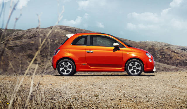 <strong>Fiat 500e｜フィアット 500e</strong>