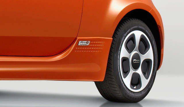 <strong>Fiat 500e｜フィアット 500e</strong>