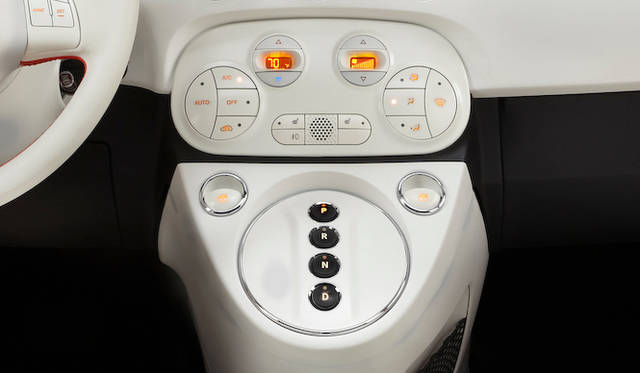 <strong>Fiat 500e｜フィアット 500e</strong>