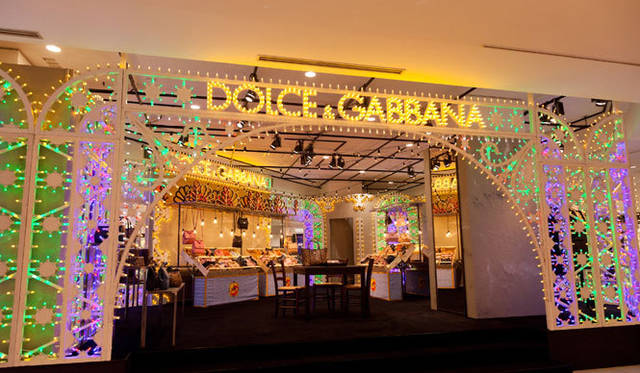 <strong>DOLCE&GABBANA｜ドルチェ＆ガッバーナ</strong>　コンセプトはイタリア語でイルミネーションを意味する「ルミナリエ」