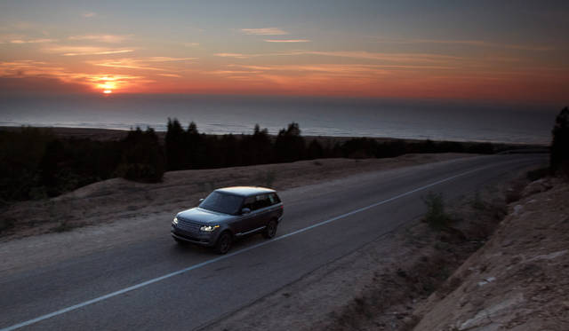 <strong>Land Rover Range Rover｜ランドローバー レンジローバー</strong>