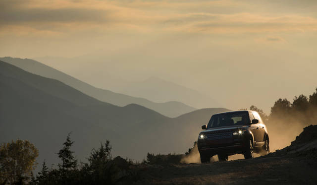 <strong>Land Rover Range Rover｜ランドローバー レンジローバー</strong>