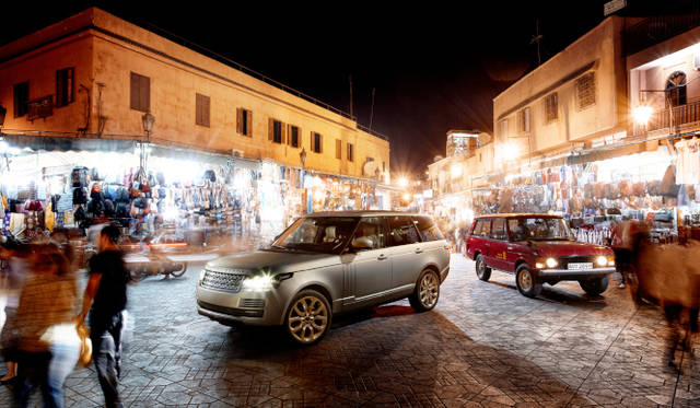 <strong>Land Rover Range Rover｜ランドローバー レンジローバー</strong><br />右は1969年の初代レンジローバーのプロトタイプ