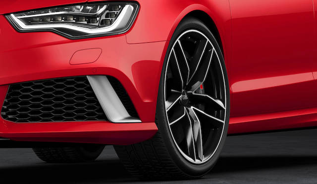 <strong>Audi RS6 Avant｜アウディ RS6 アバント</strong>