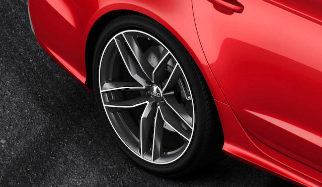 <strong>Audi RS6 Avant｜アウディ RS6 アバント</strong>