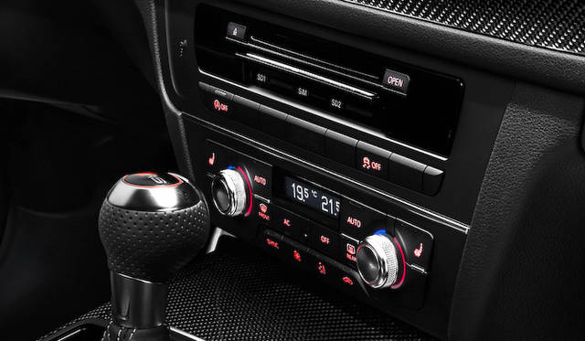 <strong>Audi RS6 Avant｜アウディ RS6 アバント</strong>