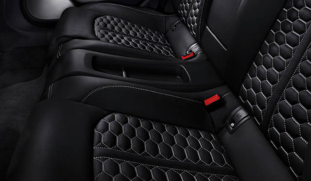 <strong>Audi RS6 Avant｜アウディ RS6 アバント</strong>