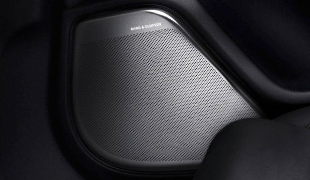 <strong>Audi RS6 Avant｜アウディ RS6 アバント</strong>