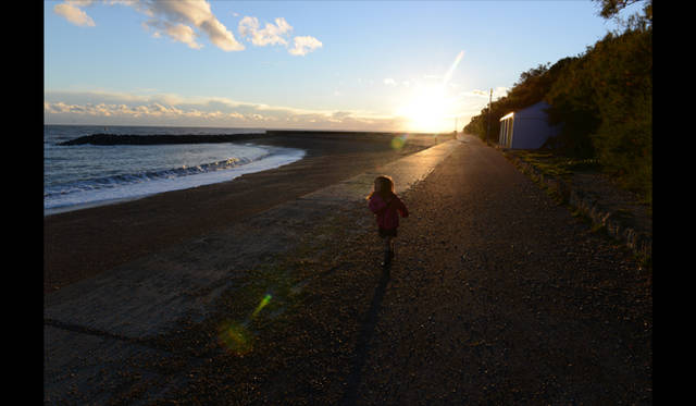 <strong>carnet de jardin｜松永 学</strong> 少女は走る