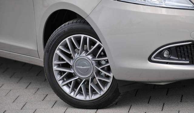 <strong>Chrysler Ypsilon｜クライスラー イプシロン</strong>