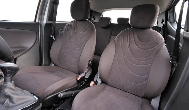 <strong>Chrysler Ypsilon｜クライスラー イプシロン</strong>