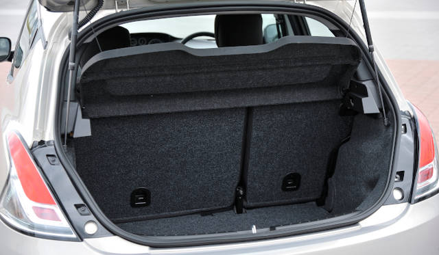 <strong>Chrysler Ypsilon｜クライスラー イプシロン</strong>