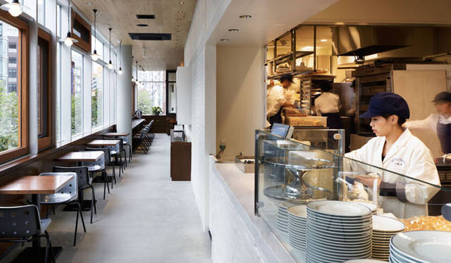 <strong>TAKEO KIKUCHI｜タケオキクチ</strong>　「タケオキクチ 渋谷明治通り本店」3階 レフェクトワール（ル・プチメック）