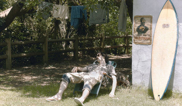 <strong>Birvin Uniform｜バービン ユニフォーム</strong>　2013春夏コレクション　ネップチェック＋ニコちゃんプリント半袖シャツ2万4150円、デニムブリーチ、チノディテールパンツ3万7800円