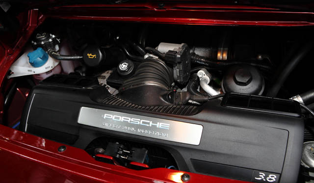 <strong>あなたのクルマ 見せてください｜第5回　安東弘樹×ポルシェ 911 カレラ 4S</strong>