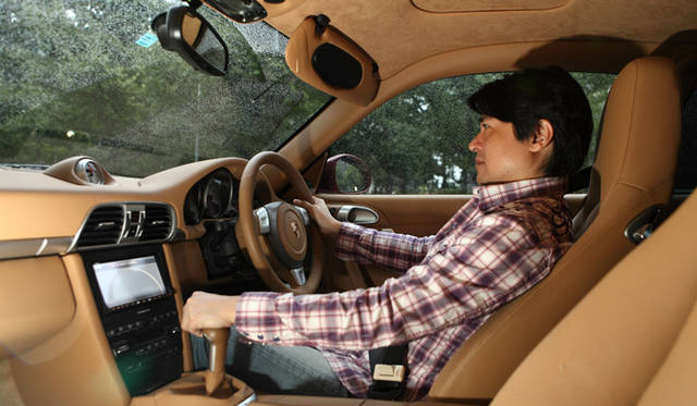 <strong>あなたのクルマ 見せてください｜第5回　安東弘樹×ポルシェ 911 カレラ 4S</strong>