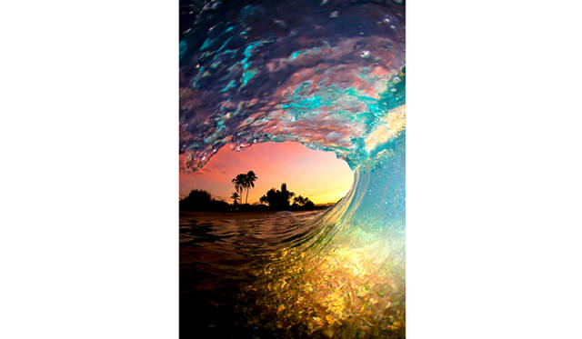 <strong>ART｜波が美しく崩れる瞬間を撮影した『クラーク・リトル写真展』</strong>　RAINBOW SHAVE ICE ©Clark Little