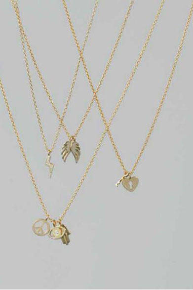 <strong>BARNEYS NEW YORK｜バーニーズ　ニューヨーク</strong>　「MINOR OBSESSIONS」　ネックレス（上から）4万950円、9万4500円、4万950円、6万6150円（すべてバーニーズ エクスクルーシヴ）