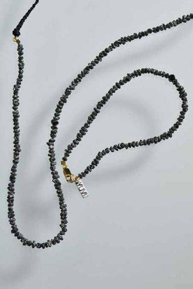 <strong>BARNEYS NEW YORK｜バーニーズ　ニューヨーク</strong>　「YUVI」　ネックレス10万5000円、ブレスレット7万3500円（バーニーズ エクスクルーシブ）