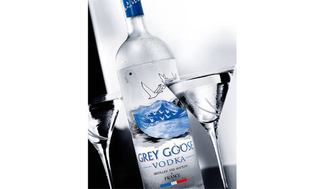 <strong>ESTNATION｜エストネーション×ニコライ･バーグマン</strong>　フランス産の最高級スーパープレミアムウォッカ「グレイグース」