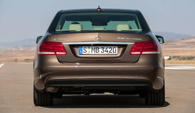 <strong>Mercedes-Benz E300 BlueTEC HYBRID｜メルセデス・ベンツ E300 ブルーテックハイブリッド</strong>