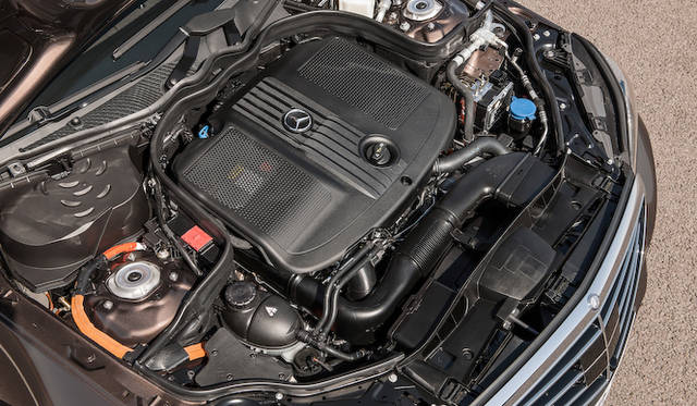 <strong>Mercedes-Benz E300 BlueTEC HYBRID｜メルセデス・ベンツ E300 ブルーテックハイブリッド</strong>