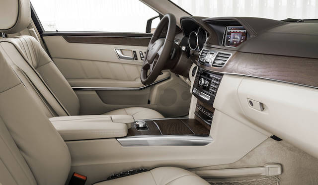 <strong>Mercedes-Benz E300 BlueTEC HYBRID｜メルセデス・ベンツ E300 ブルーテックハイブリッド</strong>