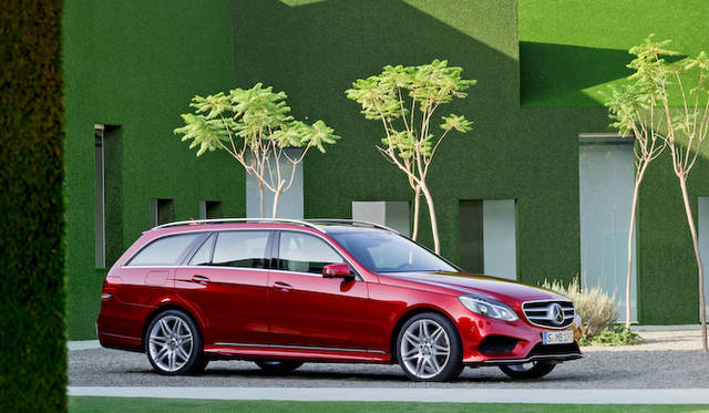 <strong>Mercedes-Benz E250 estate｜メルセデス・ベンツ E250 エステート</strong>