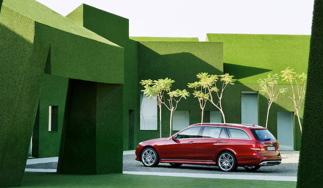 <strong>Mercedes-Benz E250 estate｜メルセデス・ベンツ E250 エステート</strong>