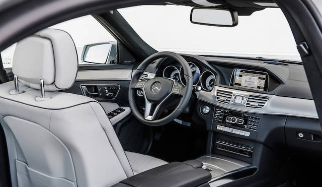 <strong>Mercedes-Benz E250 estate｜メルセデス・ベンツ E250 エステート</strong>