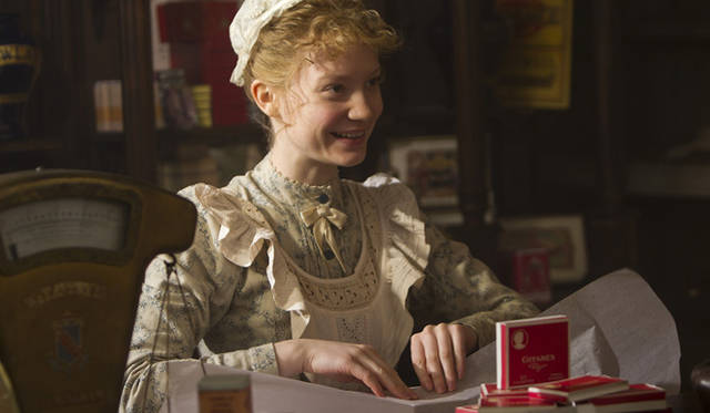 <strong>『アルバート氏の人生』</strong>　ミア・ワシコウスカ ©Morrison Films