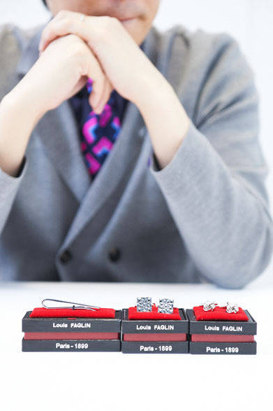 <strong>BARNEYS NEW YORK｜バーニーズ　ニューヨーク</strong>　カフス・タイバー各9975円（ルイ ファグラン／バーニーズ　ニューヨーク）