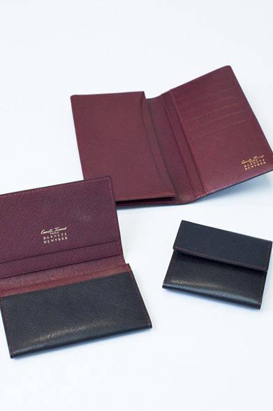 <strong>BARNEYS NEW YORK｜バーニーズ　ニューヨーク</strong>　長札5万400円、小銭入れ2万5200円、名刺入れ3万1500円（カミーユ フォルネ／バーニーズ　ニューヨーク）