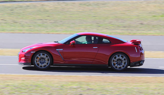 <strong>Nissan GT-R｜日産 GT-R</strong>