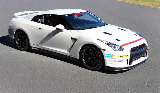 <strong>Nissan GT-R｜日産 GT-R</strong><br />試乗会場には、サーキット走行専用の「Club Track edition」も展示されていた