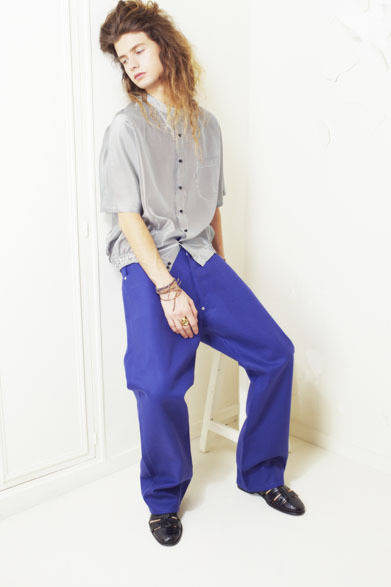 　2013春夏コレクション　シャツブルゾン3万1500円、パンツ3万450円