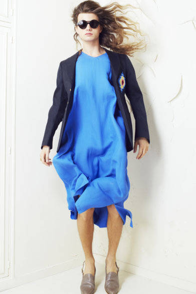 　2013春夏コレクション　ジャケット8万7150円、カフタン3万7800円、靴参考商品