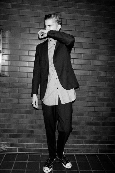 <strong>WORK for PLAY NUMERO UNO｜ワーク フォー プレイ ヌメロ ウーノ</strong>　2013春夏コレクション　ジャケット5万400円、シャツ1万8900円、パンツ2万5200円