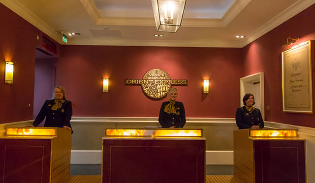 <strong>伝統と革新の英国ロイヤル文化を巡る旅</strong>　ブリティッシュ・プルマン専用に設けられたレセプションルーム